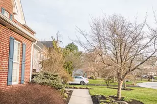 208 Belgian Dr, Spring City, PA 19475 - Photo 3