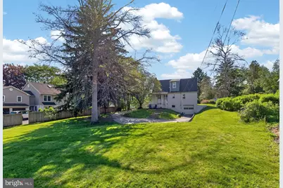 507 Saint Johns Circle, Phoenixville, PA 19460 - Photo 3