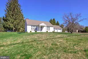 231 Warwick Rd, Elverson, PA 19520 - Photo 5