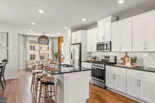 727 Peony Ln, Spring City, PA 19475 - Photo 7