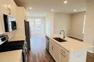 902 Magnolia Ln, Spring City, PA 19475 - Photo 3