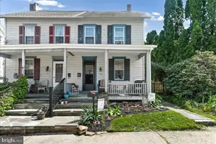 438 W 1st Ave, Parkesburg, PA 19365 - Photo 1