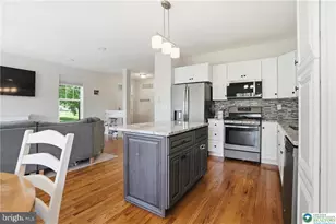 321 E 3rd St, Avondale, PA 19311 - Photo 17
