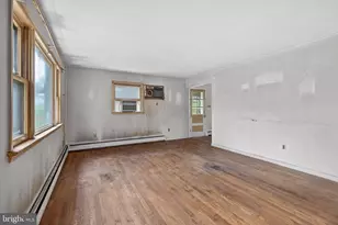 135 Pikeland Ave, Spring City, PA 19475 - Photo 3