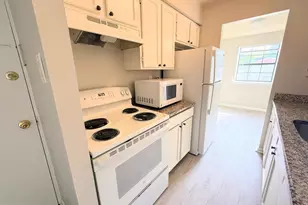 2410 Pond View Dr, West Chester, PA 19382 - Photo 7