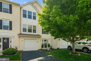 19 Bayberry Ln, Pottstown, PA 19465 - Photo 1