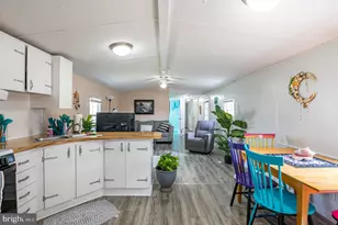 319 Grubb Dr, Elverson, PA 19520 - Photo 9