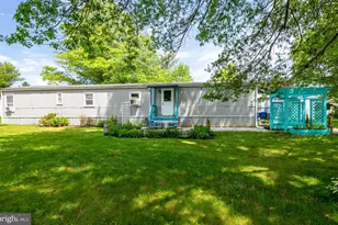 319 Grubb Dr, Elverson, PA 19520 - Photo 1