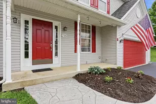 736 Meadowbrook Dr, Coatesville, PA 19320 - Photo 3