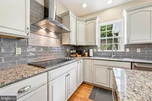 736 Meadowbrook Dr, Coatesville, PA 19320 - Photo 9