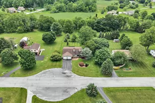 100 Lakeview Dr, Elverson, PA 19520 - Photo 3