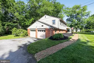 1043 Carolyn Dr, West Chester, PA 19382 - Photo 3