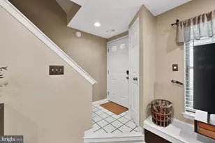 46 Rampart Dr, Chesterbrook, PA 19087 - Photo 3
