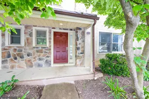 77 Bunker Hill Ct, Wayne, PA 19087 - Photo 1