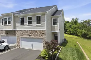 727 Hunsberger Rd, Spring City, PA 19475 - Photo 1