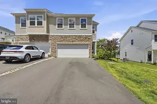 727 Hunsberger Rd, Spring City, PA 19475 - Photo 3