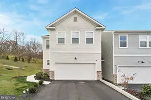 141 Four Leaf Dr, Downingtown, PA 19335 - Photo 1