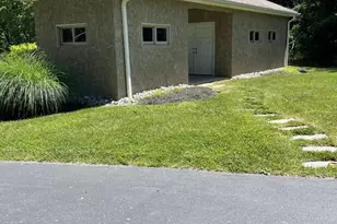 215 Oakwood Ln, Phoenixville, PA 19460 - Photo 25