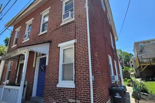 422 Gold Street St, Phoenixville, PA 19460 - Photo 3