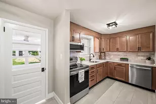 1024 W Bridge St, Phoenixville, PA 19460 - Photo 15