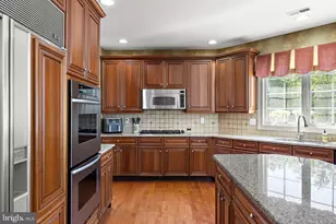 1670 Royal Berkshire Cir, West Chester, PA 19380 - Photo 9