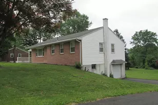1520 Franklin Dr, Pottstown, PA 19465 - Photo 3