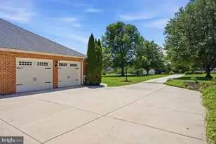 204 Readington Dr, Spring City, PA 19475 - Photo 101