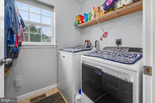 121 N Yeingst Dr, Elverson, PA 19520 - Photo 9