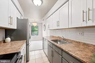 332 Washington Pl, Chesterbrook, PA 19087 - Photo 5
