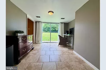 929 W Chestnut Street, Coatesville, PA 19320 - Photo 17