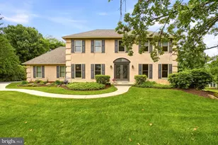 525 Beaumont Cir, West Chester, PA 19380 - Photo 3