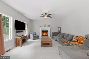 115 Burgundy Ln, Coatesville, PA 19320 - Photo 3