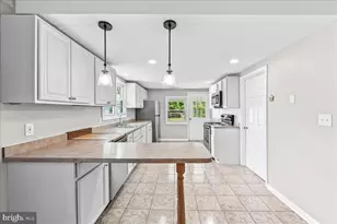 1019 Riverside Dr, Pottstown, PA 19465 - Photo 11