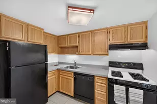 285 Old Forge Crossing, Devon, PA 19333 - Photo 17