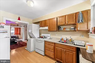 28 Gay St, Phoenixville, PA 19460 - Photo 5
