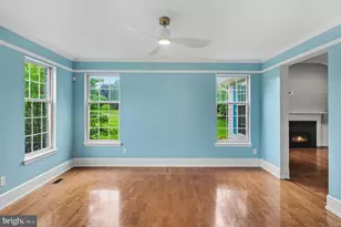 324 Martingale Cir, Coatesville, PA 19320 - Photo 11
