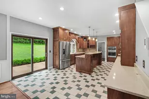 324 Martingale Cir, Coatesville, PA 19320 - Photo 13