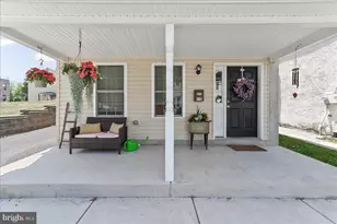 112 Dayton St, Phoenixville, PA 19460 - Photo 3