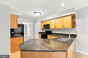 302 Brighton Circle, Devon, PA 19333 - Photo 7