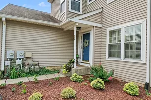 114 Lewisville Ct, Phoenixville, PA 19460 - Photo 3