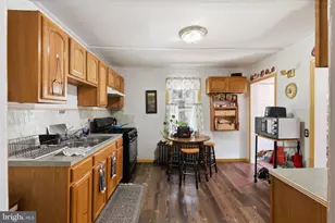 631 E Chestnut St, Coatesville, PA 19320 - Photo 9