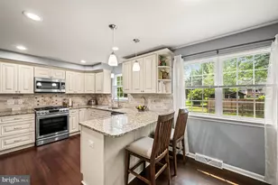 497 Black Swan Ln, Berwyn, PA 19312 - Photo 11