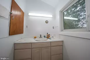 1011 N Valley Rd, Paoli, PA 19301 - Photo 25