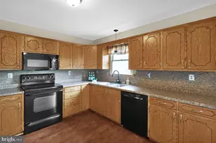 447 Cahill Cir, Honey Brook, PA 19344 - Photo 7