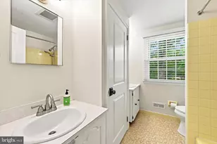 7 Manor View Cir, Malvern, PA 19355 - Photo 33