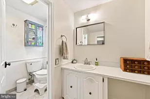 7 Manor View Cir, Malvern, PA 19355 - Photo 25
