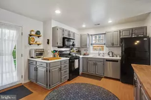 37 Rampart Dr, Chesterbrook, PA 19087 - Photo 9