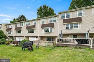 550 Lancaster Ct, Downingtown, PA 19335 - Photo 3
