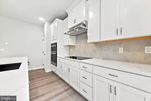 46 Grayson Ln, Downingtown, PA 19335 - Photo 5