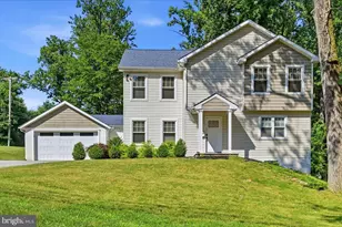 17 Lizbeth Ln, Berwyn, PA 19312 - Photo 1